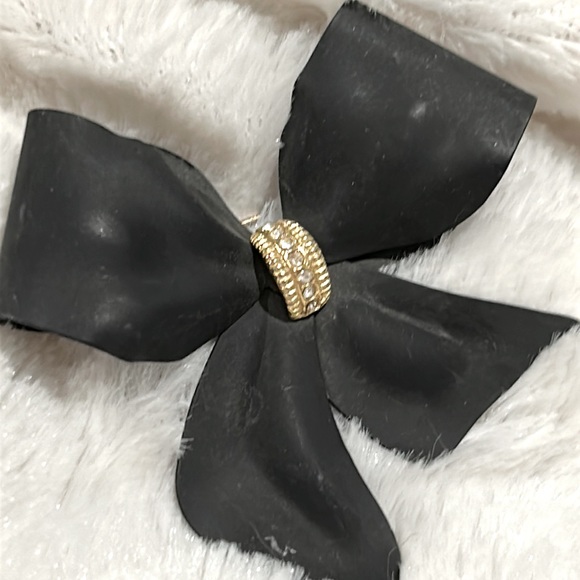 Black Vintage Metal Brooch w Rhinestone Center Gold Accent - New - Picture 2 of 10